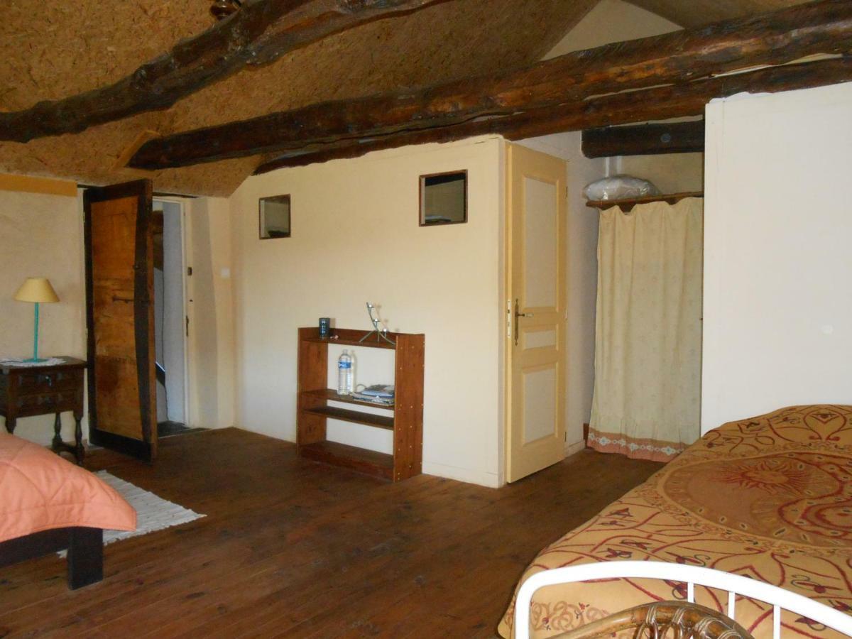 Chambre D'Hotes Des Monts Saint-Izaire Екстер'єр фото